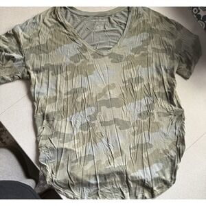 American Eagle Soft V-Neck Camo T-Shirt Size Small